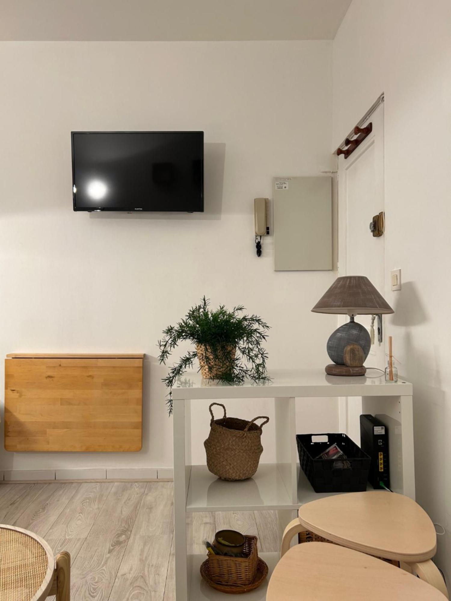 Au Charme Des Carmes - T1 Sur Cour - Metro A & B Apartman Toulouse Kültér fotó