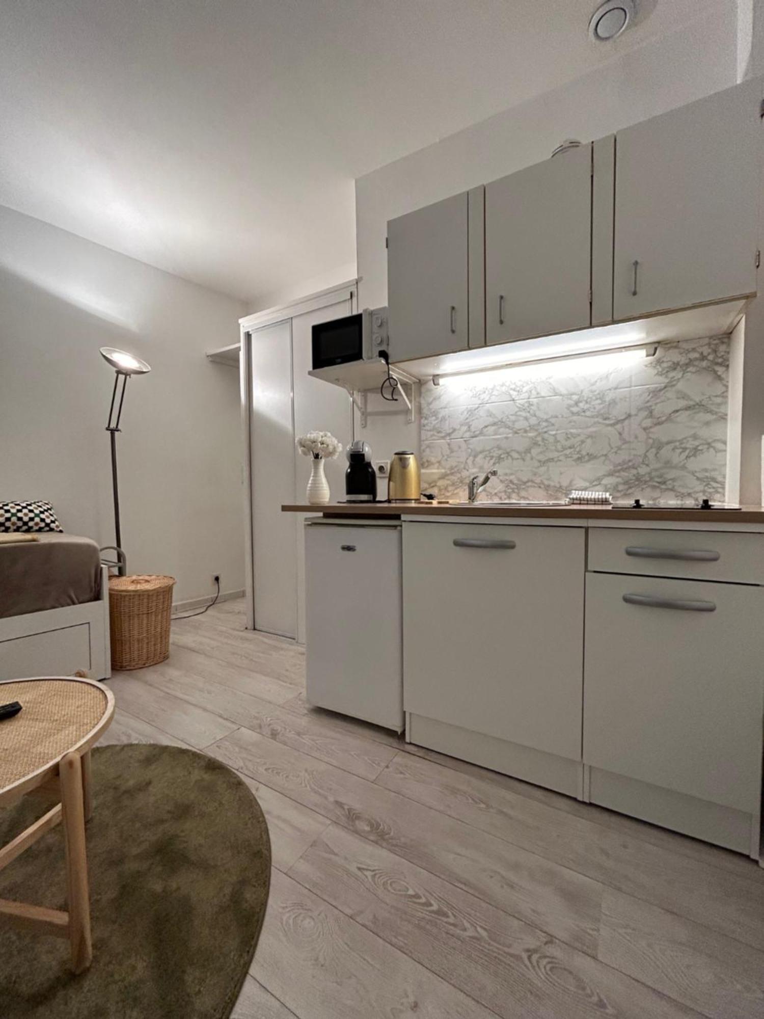 Au Charme Des Carmes - T1 Sur Cour - Metro A & B Apartman Toulouse Kültér fotó