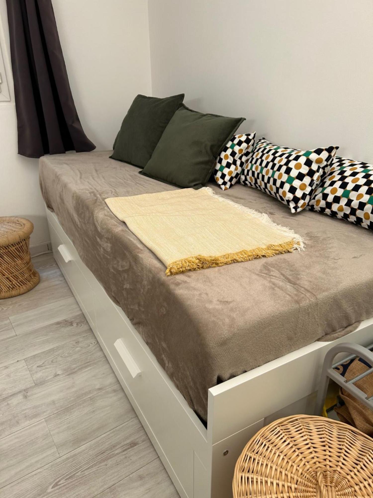 Au Charme Des Carmes - T1 Sur Cour - Metro A & B Apartman Toulouse Kültér fotó