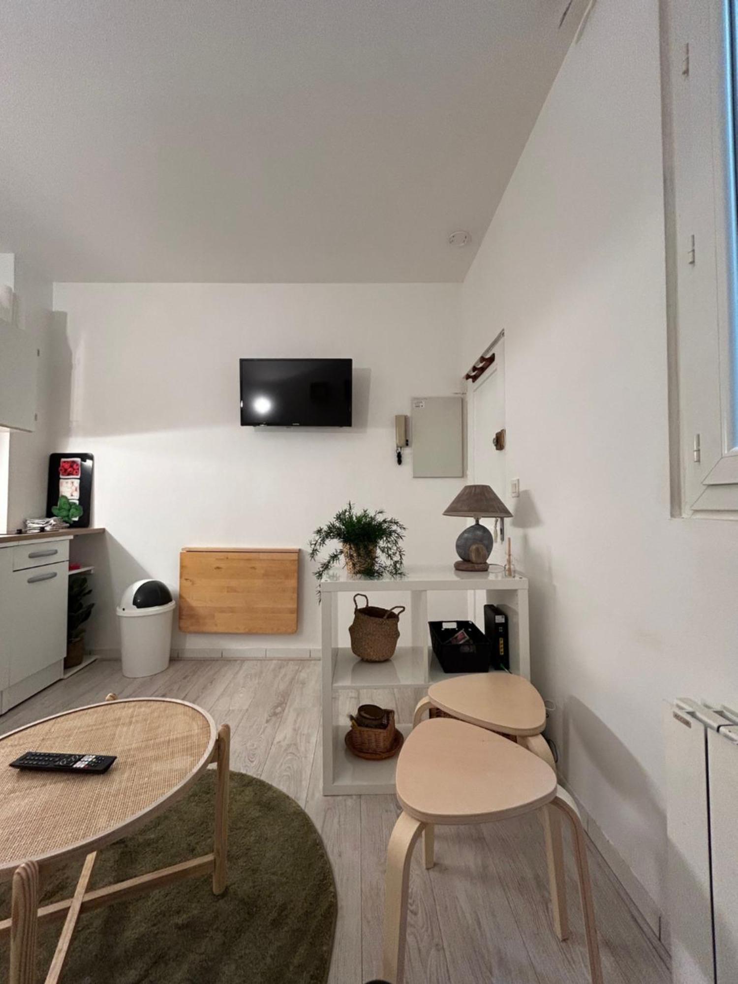 Au Charme Des Carmes - T1 Sur Cour - Metro A & B Apartman Toulouse Kültér fotó